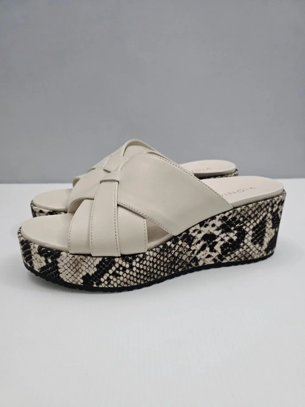 Vionic Dawn Wedge Slide Sandals Womens 9 Cream Leather Snake Print Platform